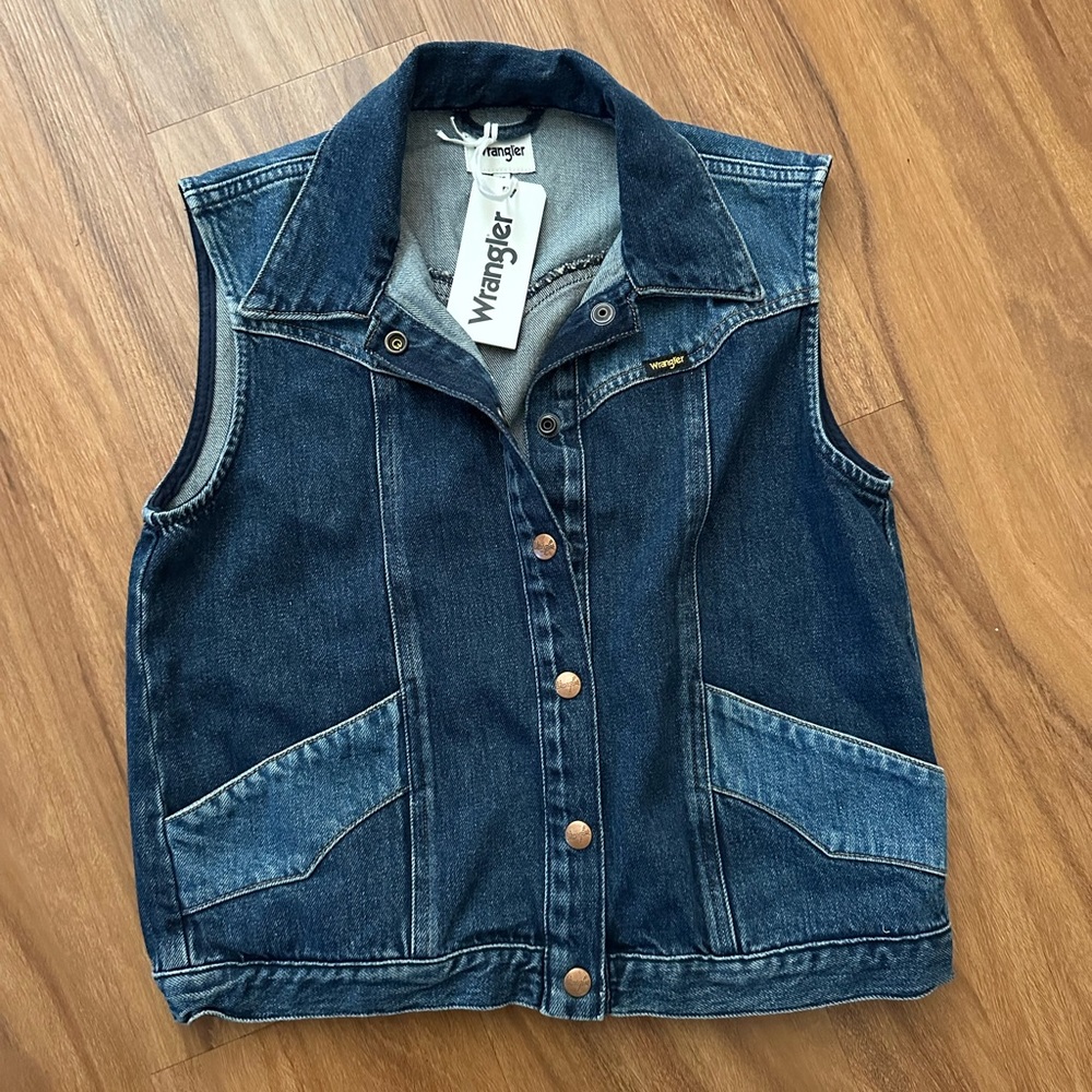 Wrangler 2-Tone Denim Vest